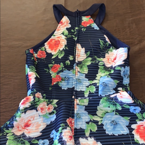 Crystal Doll size 9 fitted and flare floral dress - Picture 3 of 6